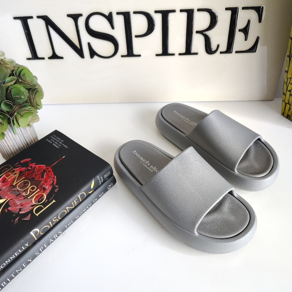 J/SLIDES Eva Squish Slide Sandals | Size 7M | NIB | Grey | Double-Layer Comfort